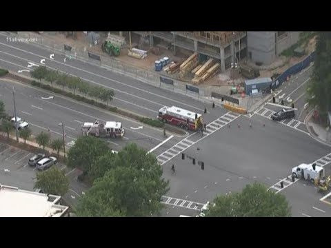 Lanes closed near Lenox Road, Georgia 400 as crews fix gas leak